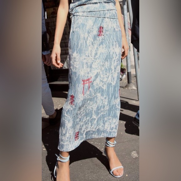 ZARA
Oriental Asian Pleated
MIDI SKIRT, Size: S - Picture 3 of 10